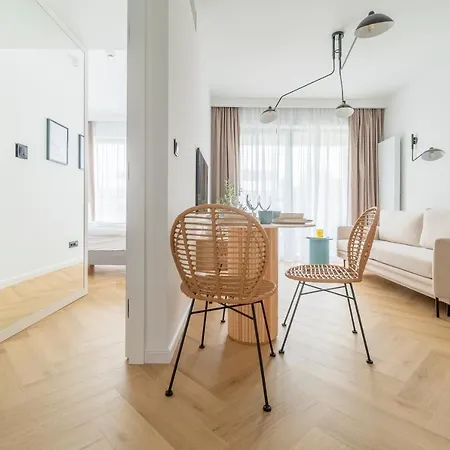 White Shellter - Shellter & Rogowo Apartment
